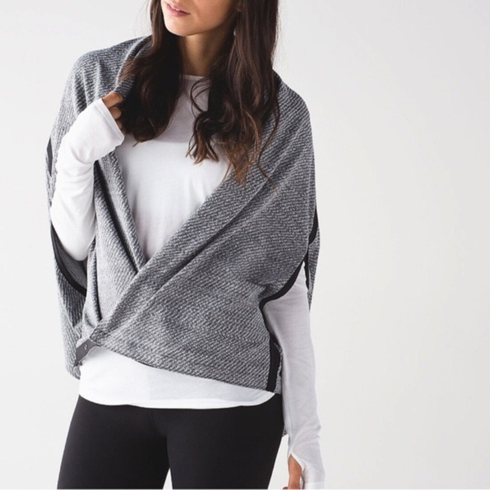 lululemon athletica Vinyasa Wrap in Heathered Gray